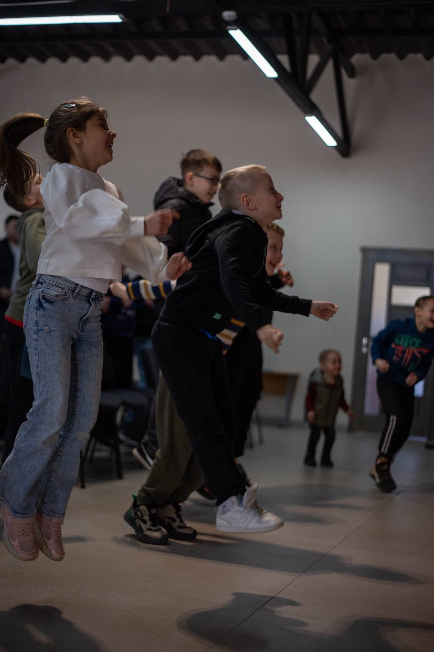 Діти на квітневомна програмі реабілітації «Відновлення»