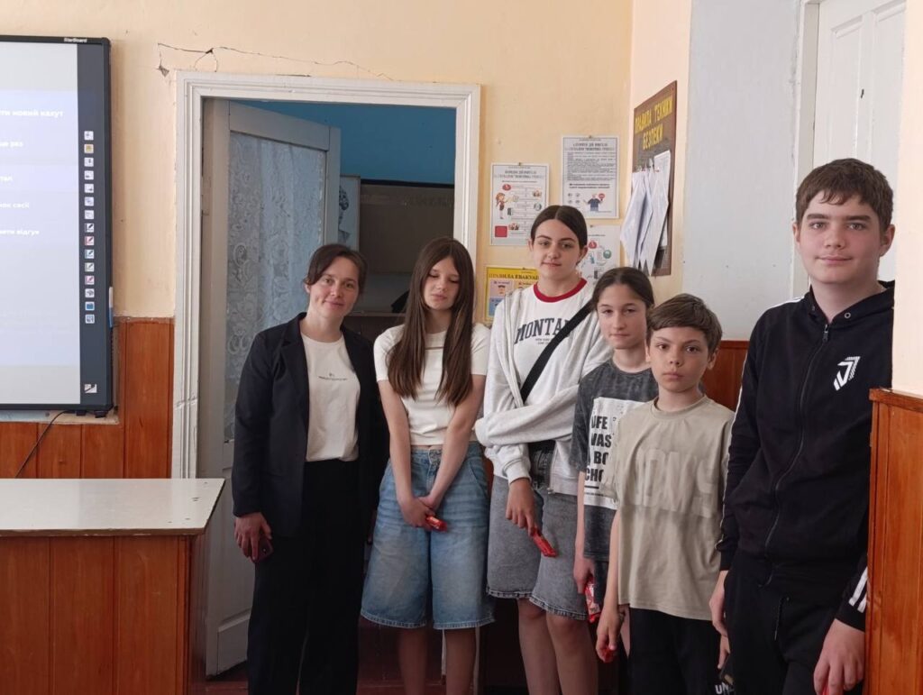 Команда Power On з учнями Рингацької гімназії